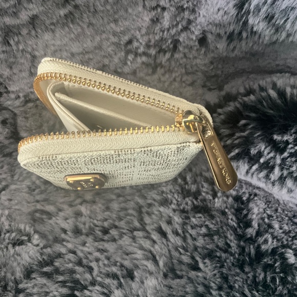 Michael Kors wallet - Picture 2 of 4